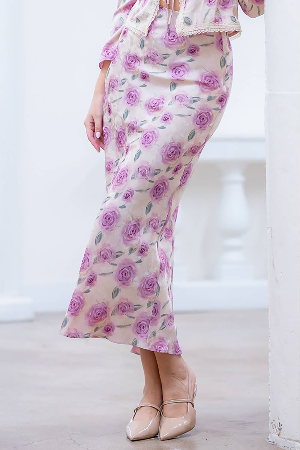 HS55009T-HIGH WAISTED A LINE ROSE PRINT MAXI SKIRT: BEIGE/PINK / Contemporary / S