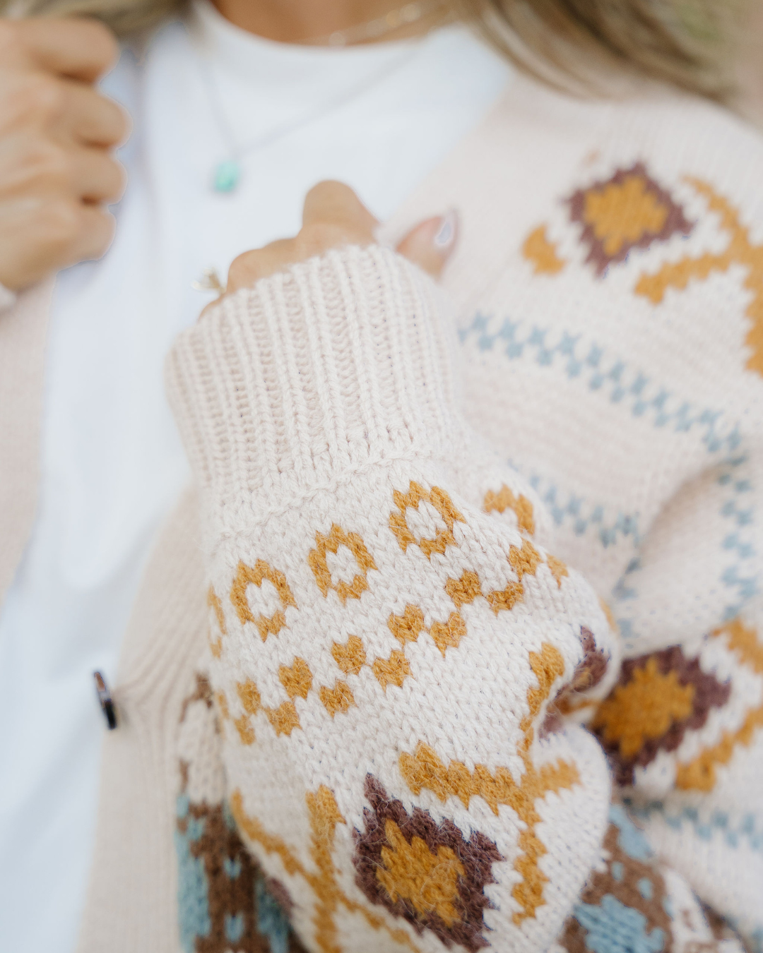 Lone Star Button V Neck Cardigan: Khaki / 65%Acrylic+35%Polyamide / S-XL