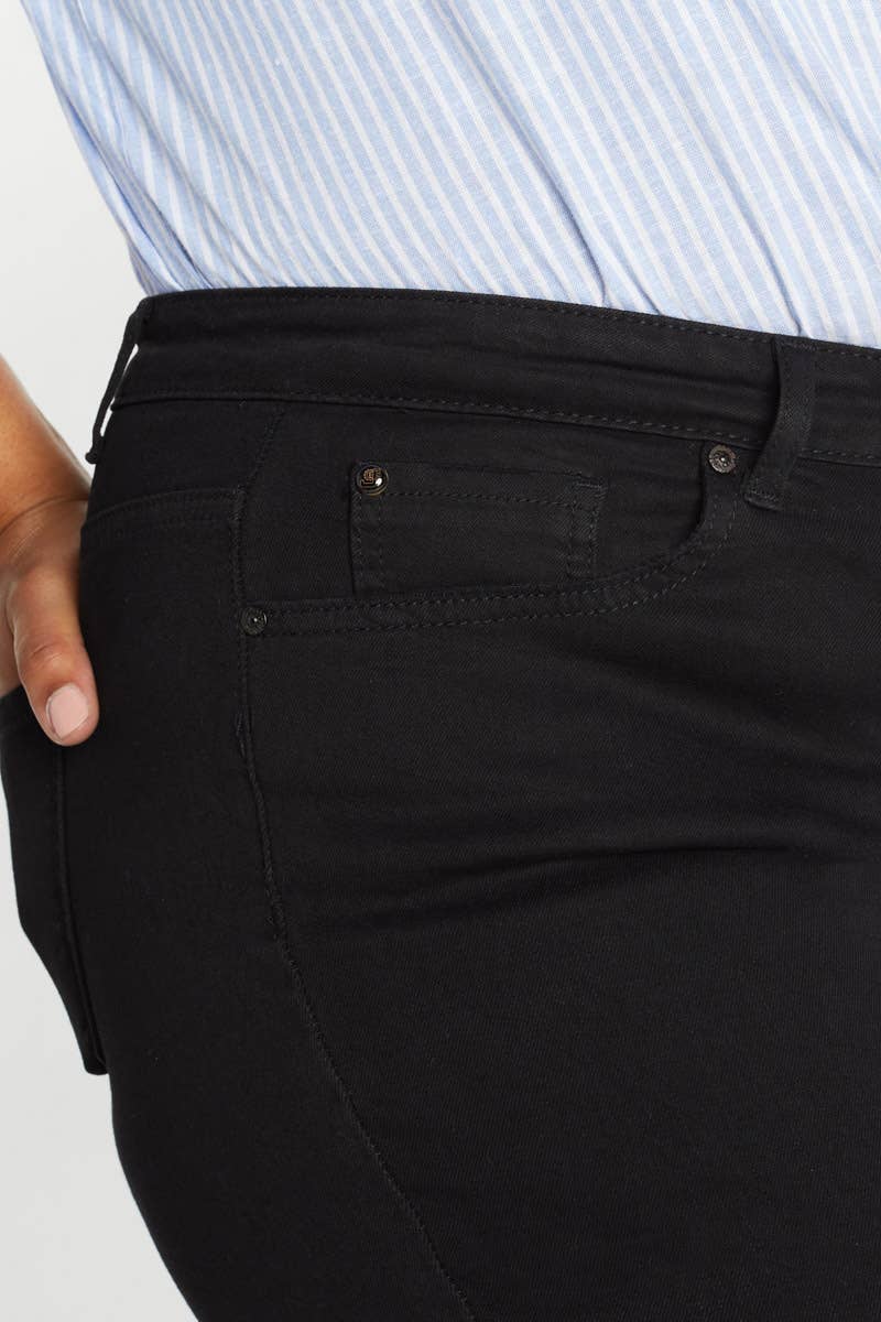 PRE PACK Plus Size Distressed Ankle Grazer Jeans WEP3282XL : Black / 1X-3X